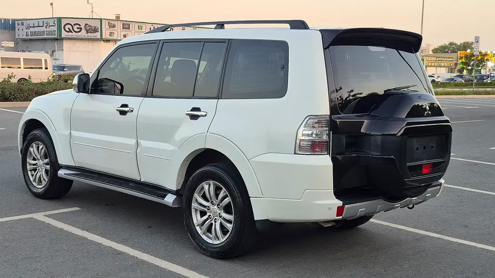 PAJERO 3.8 CC, 2017 GCC SPEC, 130000 KM - Image 7