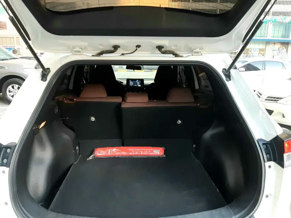 ALMOST NEW TOYOTA COROLLA CROSS 1.8L XL 2022 GCC SPEC NO ACCIDENT 100% ORIGINAL PAINT CAR PLAY NAVI - Image 16