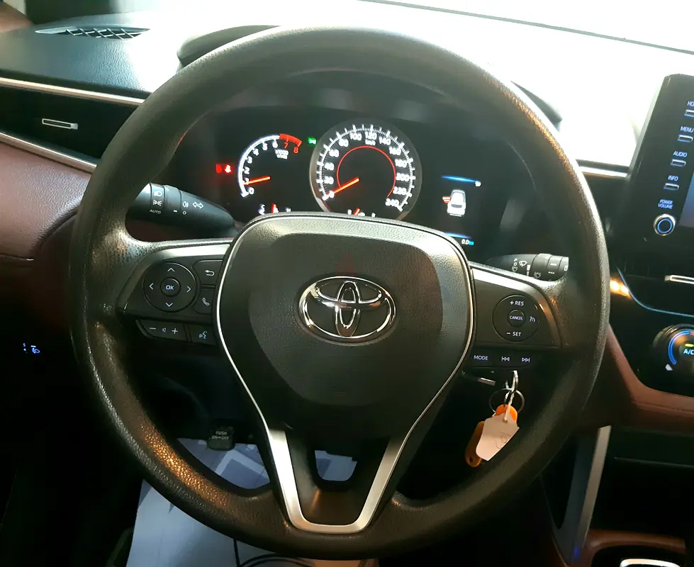 ALMOST NEW TOYOTA COROLLA CROSS 1.8L XL 2022 GCC SPEC NO ACCIDENT 100% ORIGINAL PAINT CAR PLAY NAVI - Image 9