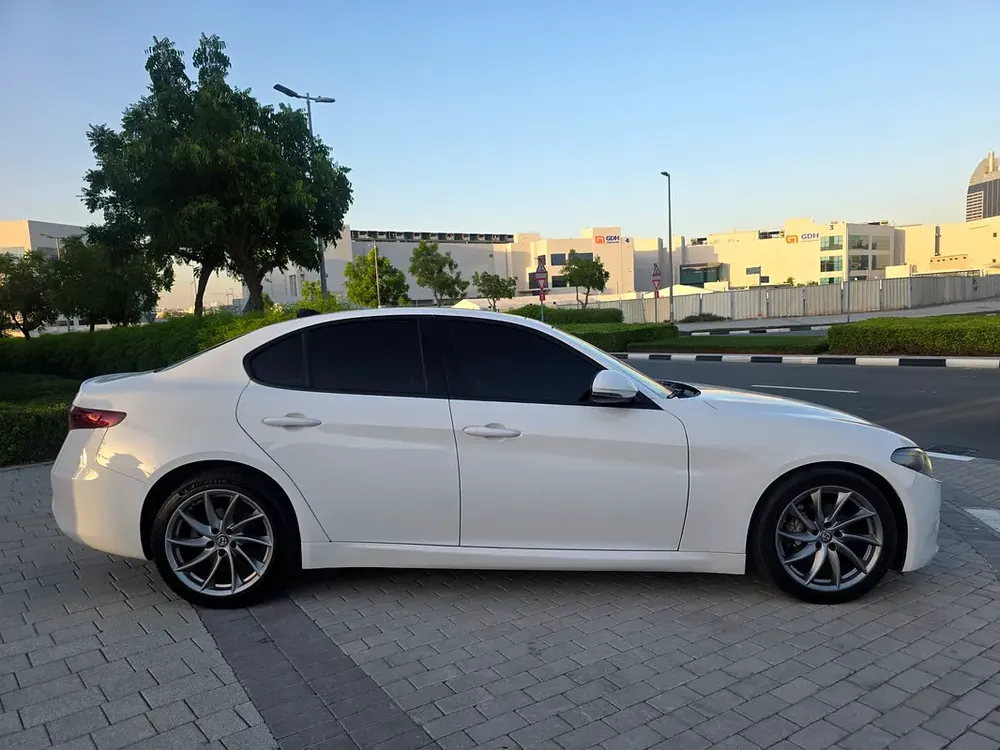 ALFA TOMEO GIULIA 2018, GCC, NEW CONDITION, 4 CYLINDERS - Image 15