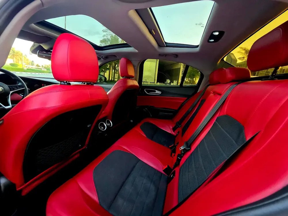 ALFA TOMEO GIULIA 2018, GCC, NEW CONDITION, 4 CYLINDERS - Image 9