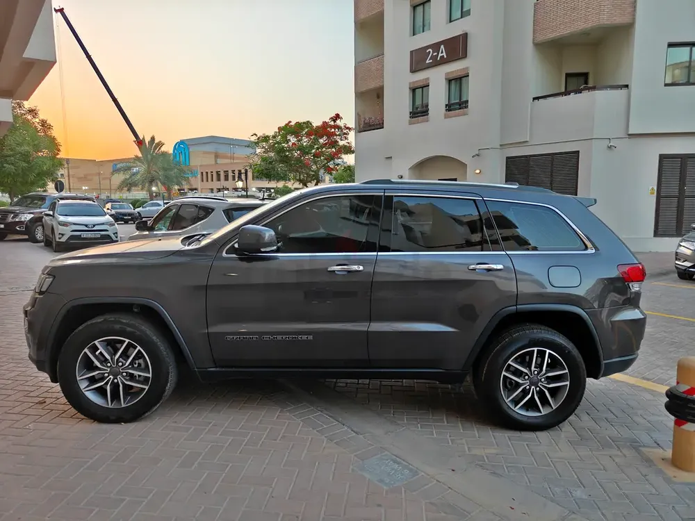 Jeep Grand Cherokee Limited 2021 | GCC Specs | Pristine Condition - Image 4
