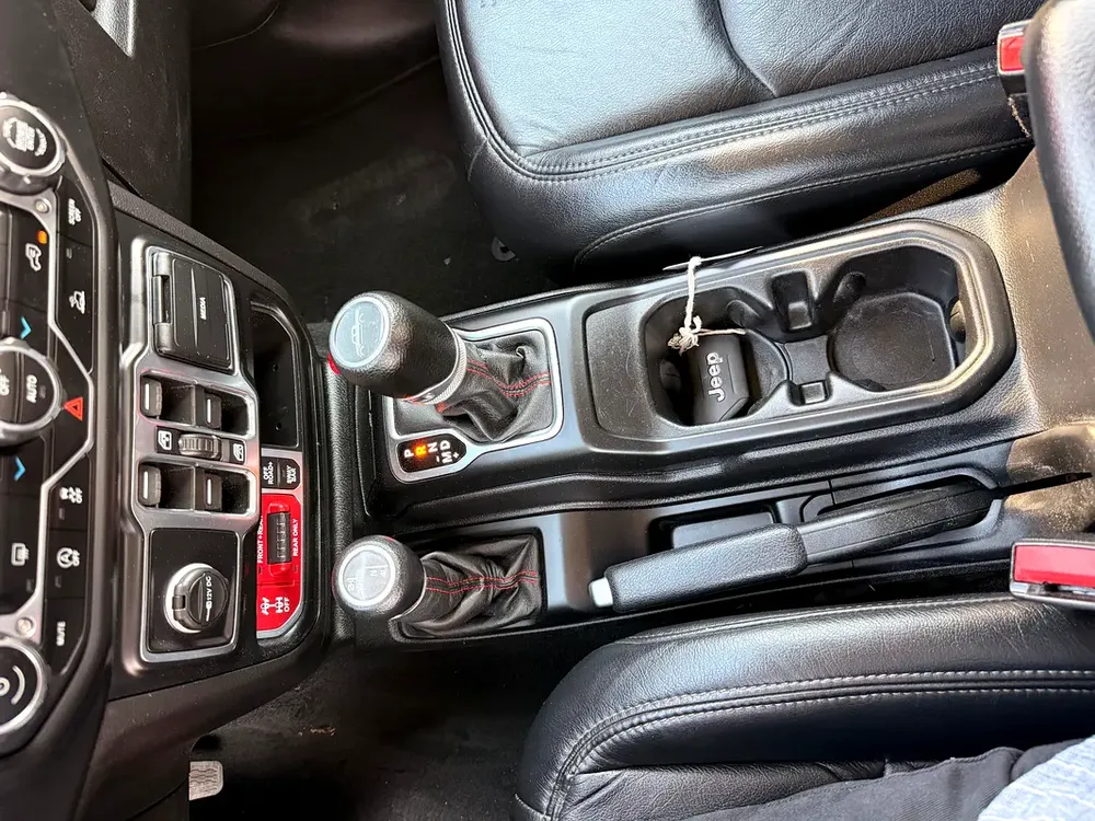 JEEP GLADIATOR RUBICON 4x4 - FULL OPTION  3.6 - 6 Cylinder - Image 14