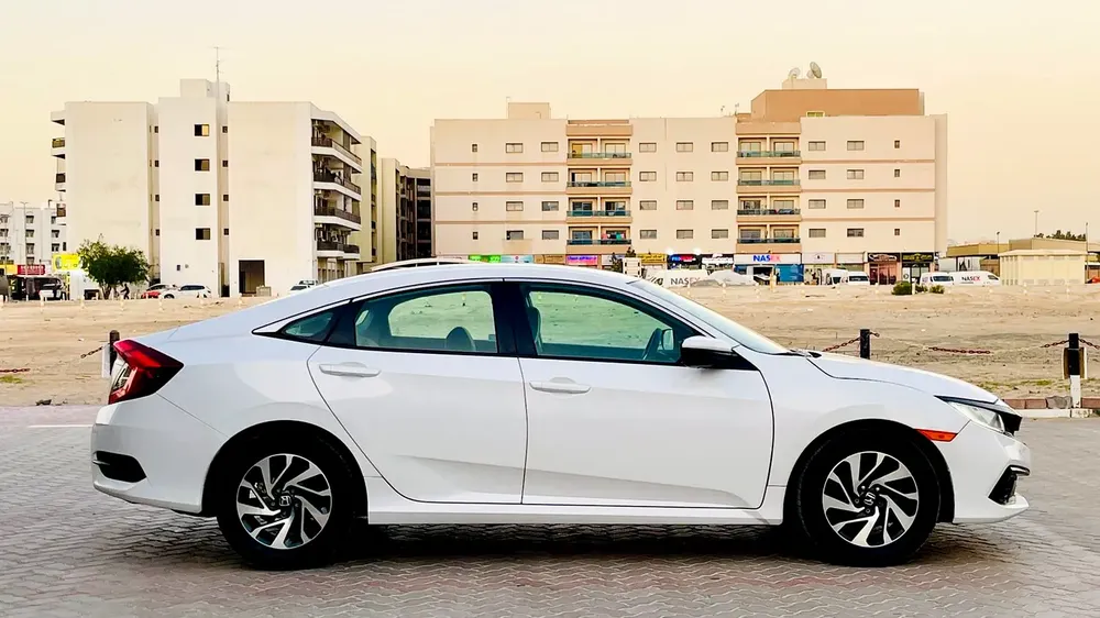 Honda Civic 2019 - Image 4