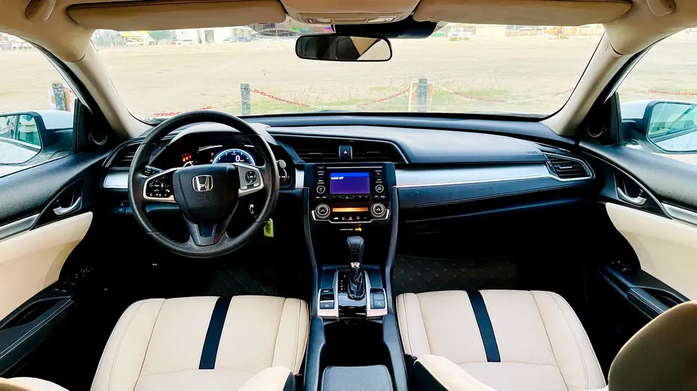 Honda Civic 2019 - Image 9