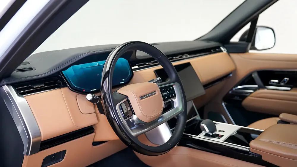 Range Rover Autobiography P530 | AED 10,335 PM | Warranty August 2030 | GCC - Image 4