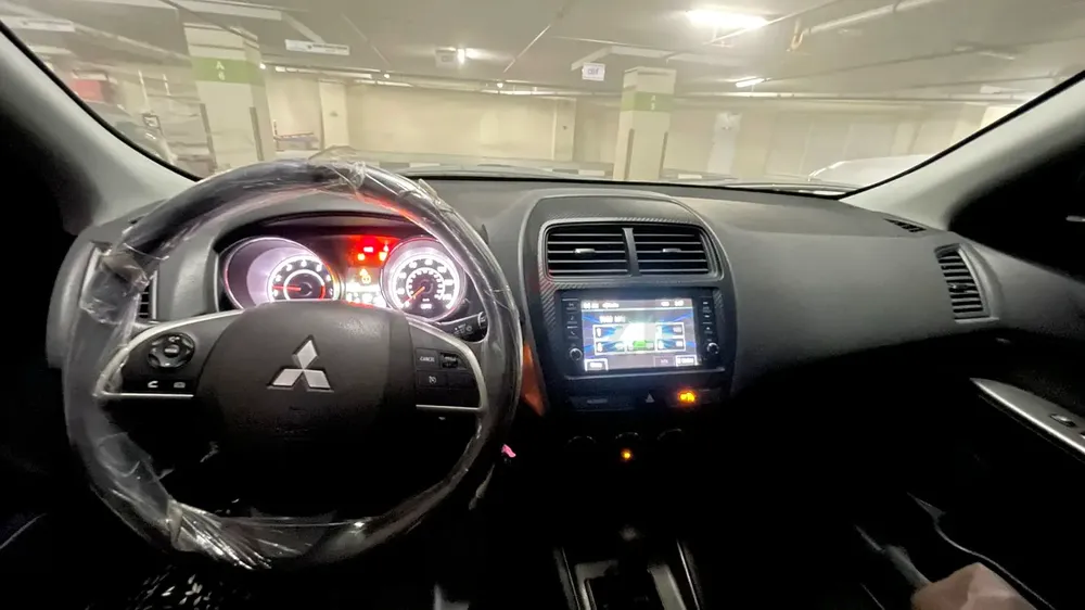 MITSUBISHI OUTLANDER ES 2019 RED - Image 5