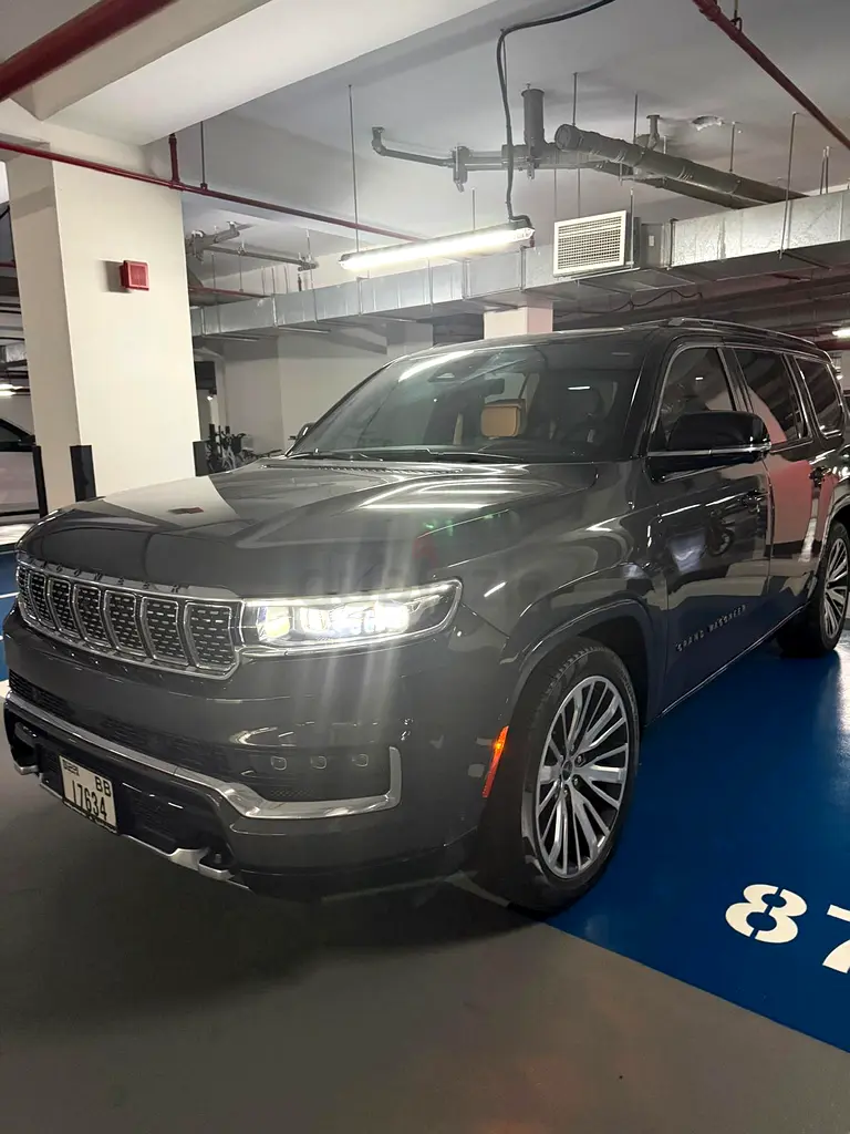 2023 Jeep Grand Wagoneer Series III - Pristine Condition - Service Package Till 2028 - No Accident - Image 4