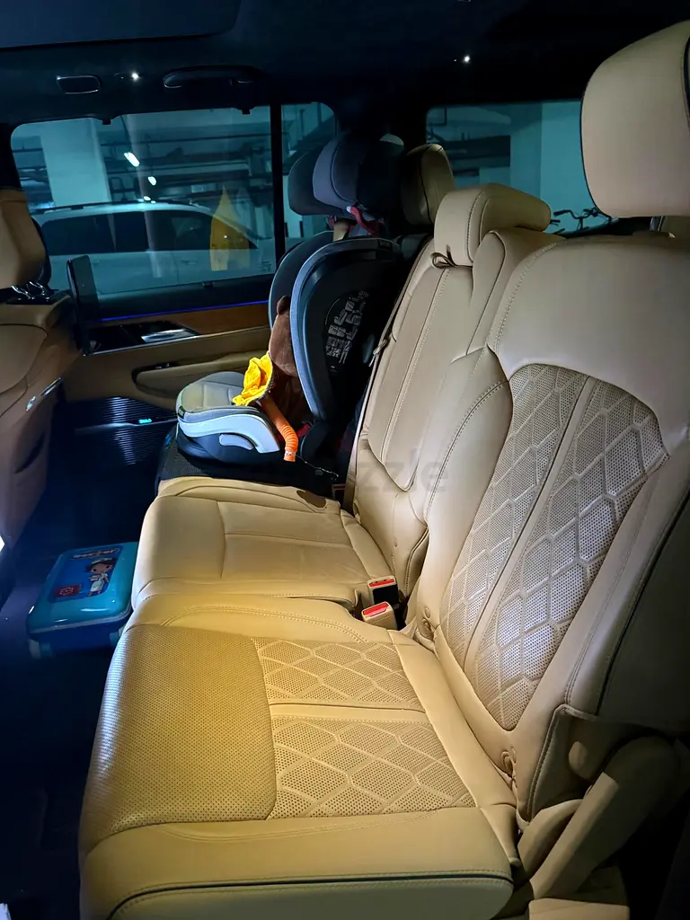 2023 Jeep Grand Wagoneer Series III - Pristine Condition - Service Package Till 2028 - No Accident - Image 7