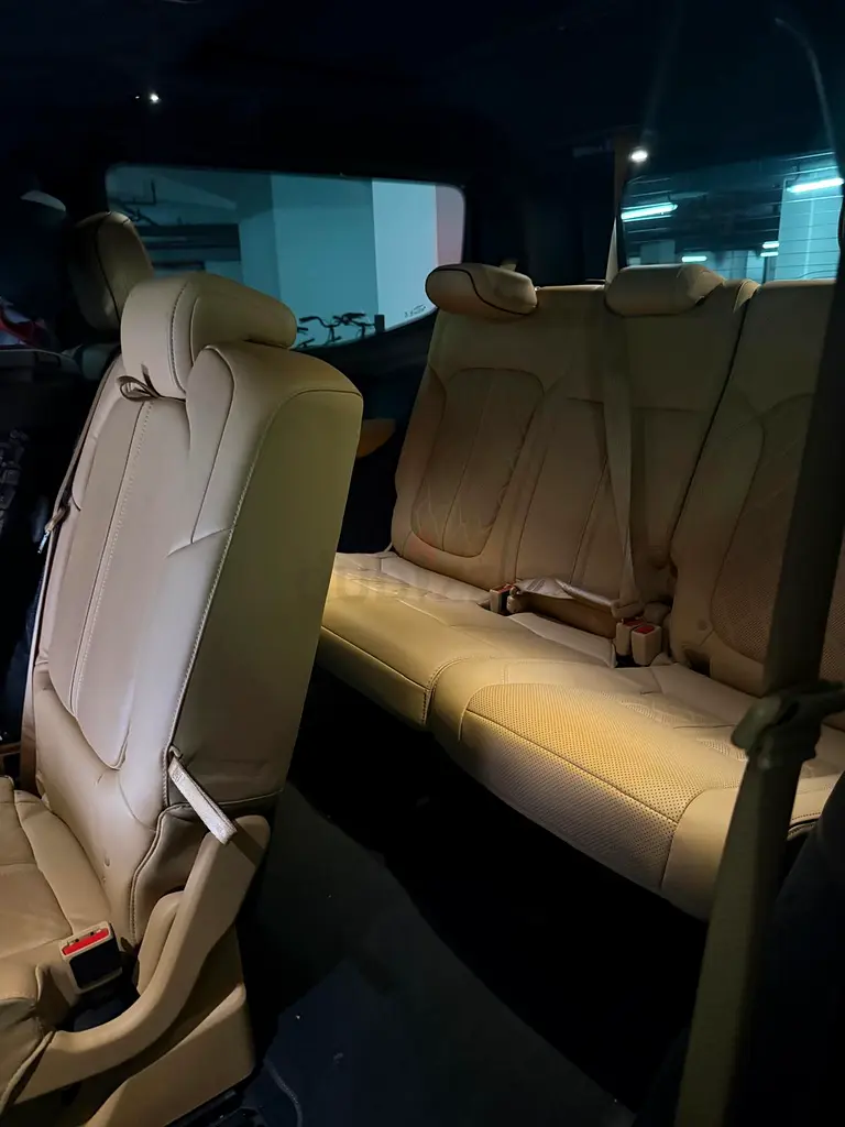 2023 Jeep Grand Wagoneer Series III - Pristine Condition - Service Package Till 2028 - No Accident - Image 8