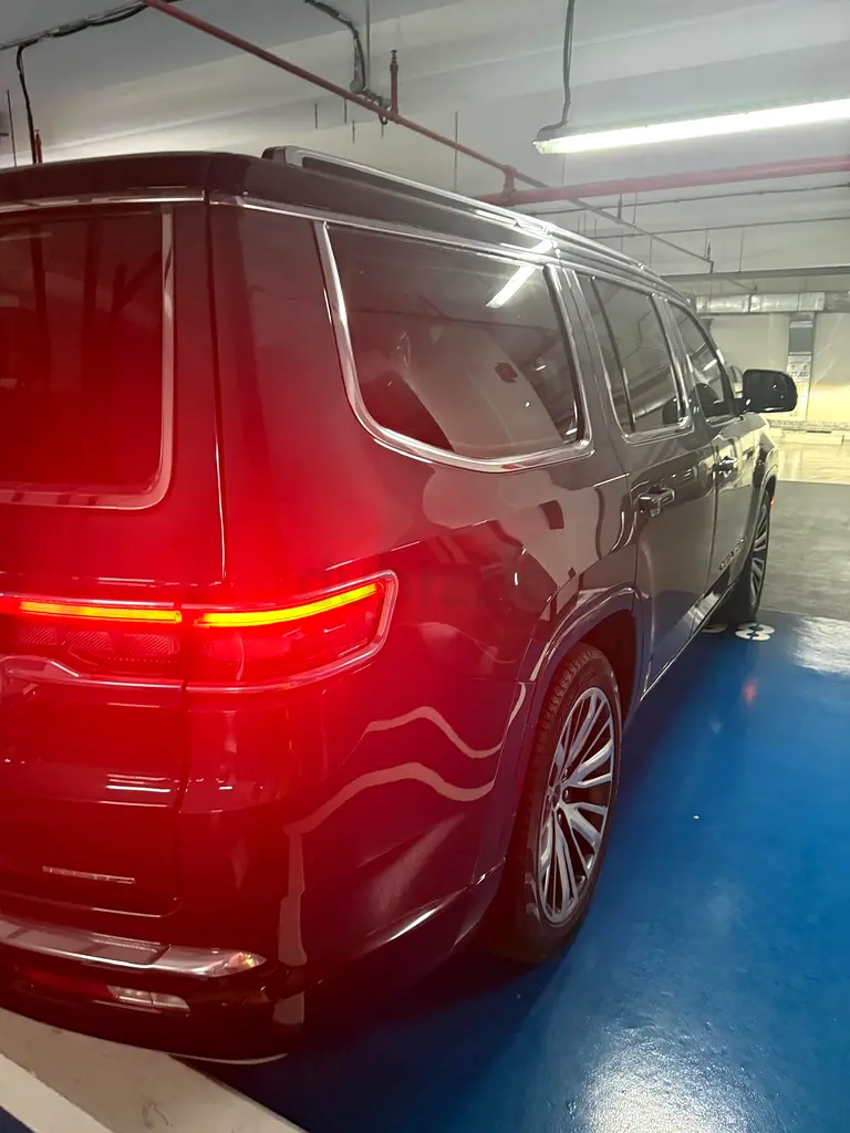 2023 Jeep Grand Wagoneer Series III - Pristine Condition - Service Package Till 2028 - No Accident - Image 9