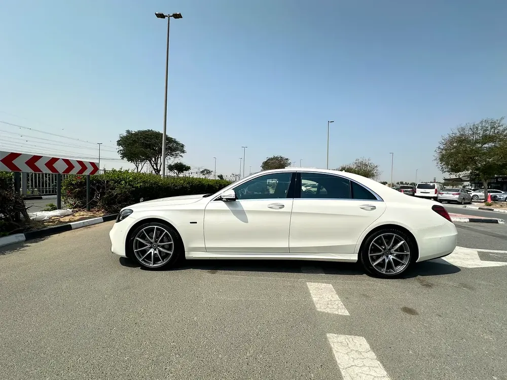 Mercedes S560e 2020 GCC - Image 4