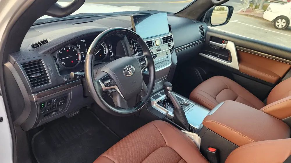 5.7L GXR 2019 GCC Specs - Image 12