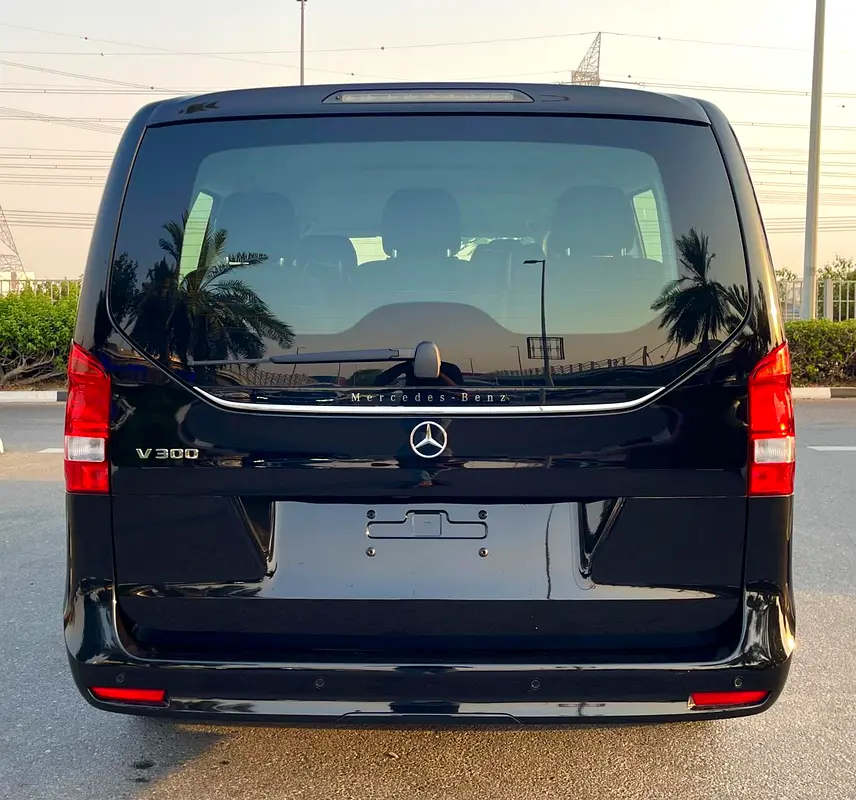 Mercedes-Benz V 300 5 years Warranty 2025 GCC - Image 7