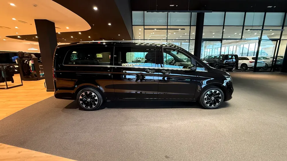 Mercedes-Benz V-Class V 300 2026 - GCC Specs - Image 4
