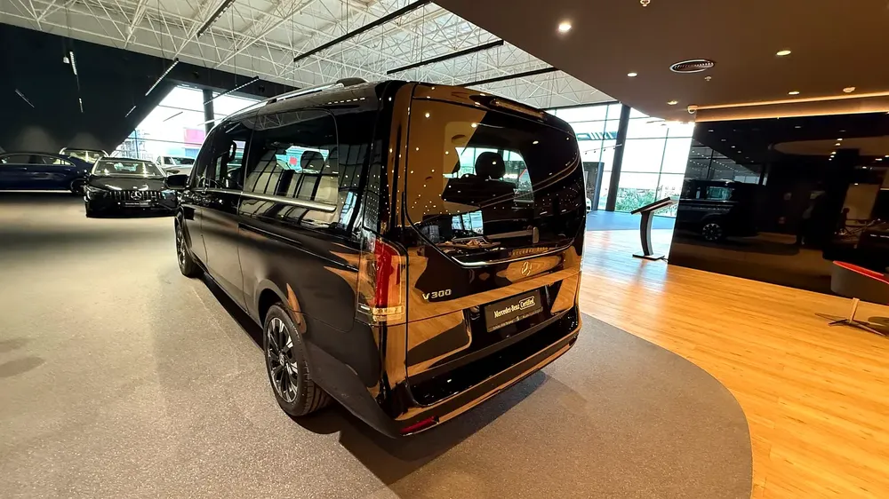 Mercedes-Benz V-Class V 300 2026 - GCC Specs - Image 8