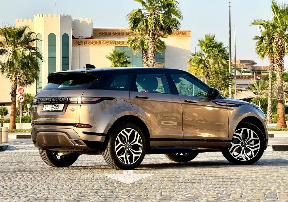 Range Rover Evoque R-Dynamic P200 HSE  2020 Model low kilometers with Full service history Gcc Specs - Image 7