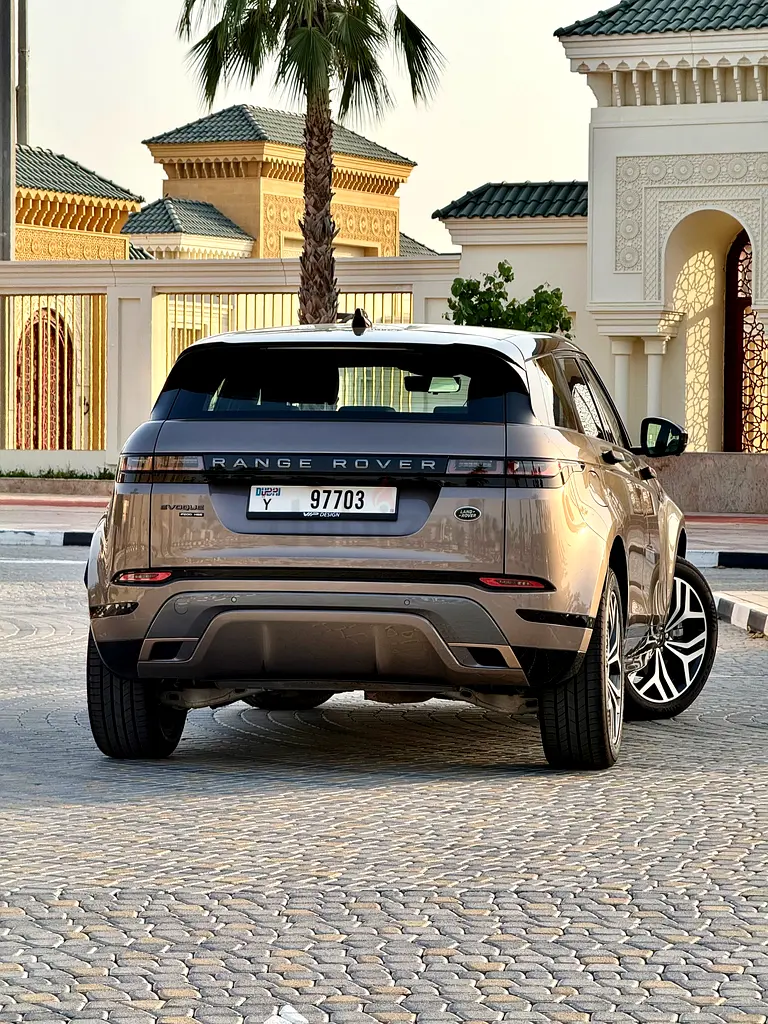 Range Rover Evoque R-Dynamic P200 HSE  2020 Model low kilometers with Full service history Gcc Specs - Image 8