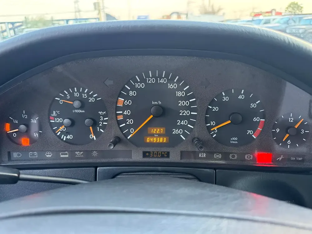 Mercedes Benz 500SEL 1993 - 49,000 km only - Japan Import - Clean Title - Image 17