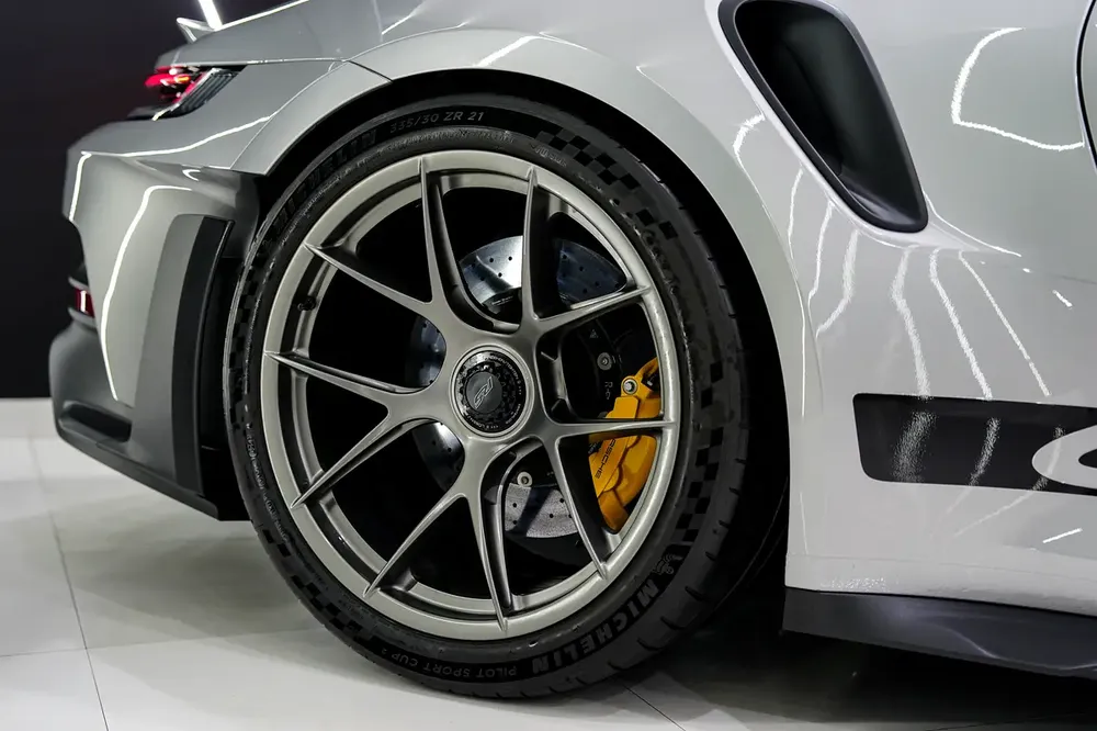 2024 Porsche 911 GT3 RS Weissach Pack, Full Carbon, Ceramic Brakes, Lift System, Al Nabooda Warranty - Image 17