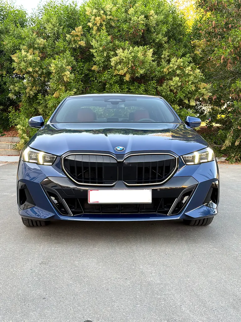 BMW 520i M Sport - 5 Years Warranty - 5 Years Free Service - Free insurance  Window tint - Image 4