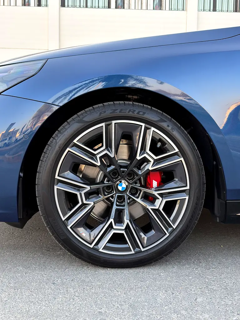 BMW 520i M Sport - 5 Years Warranty - 5 Years Free Service - Free insurance  Window tint - Image 5
