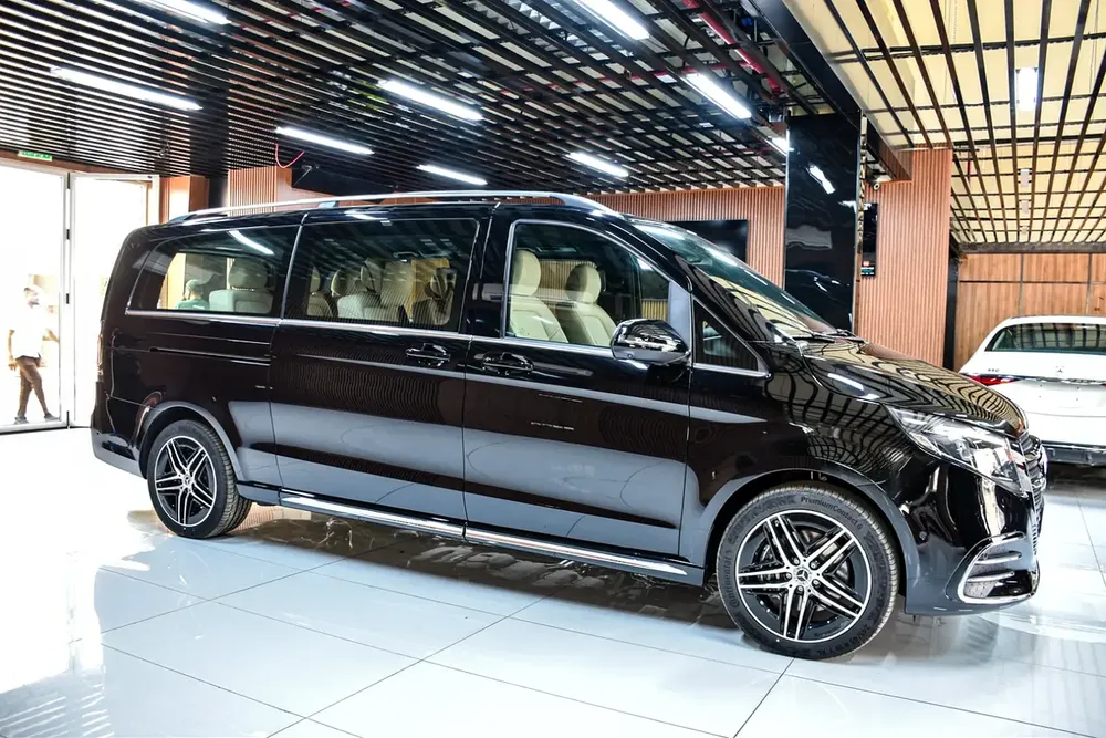 Mercedes V300 Luxury - 2026 - Brand New - For Export. - Image 4