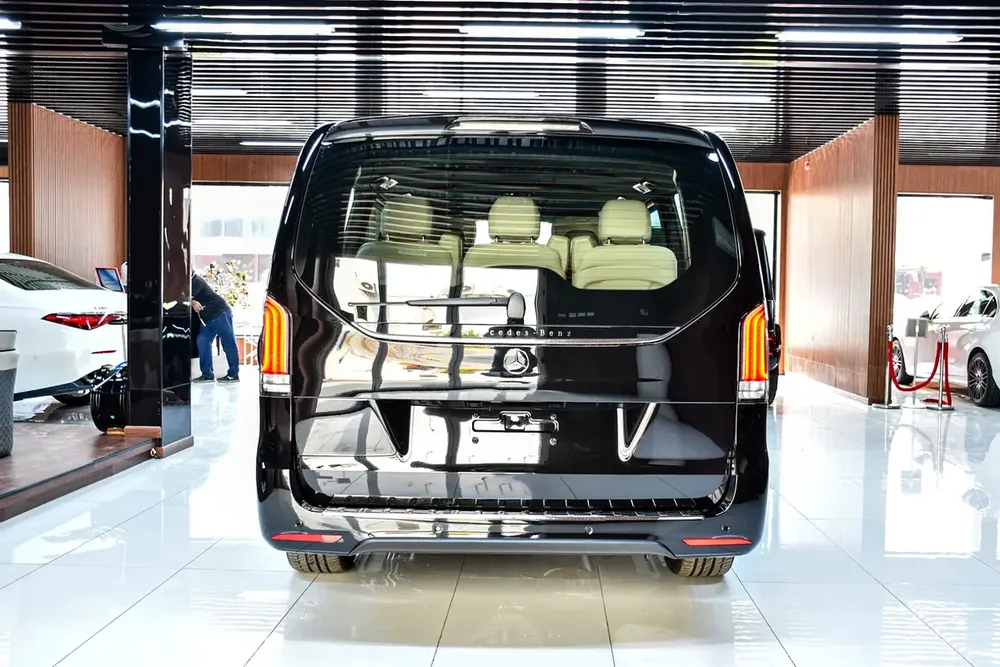 Mercedes V300 Luxury - 2026 - Brand New - For Export. - Image 7