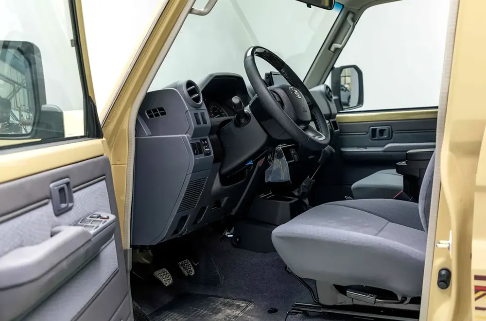 2025 Toyota Land Cruiser 76 LX 2.8L Mid - GCC Beige (Export Only) - Image 10