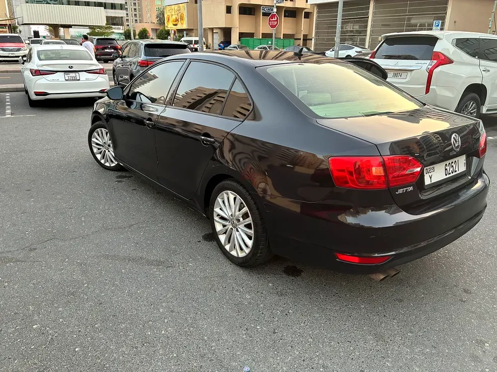 Volkswagen Jetta  2015 Full Option GCC Specs - Reliable and Efficient - Image 12