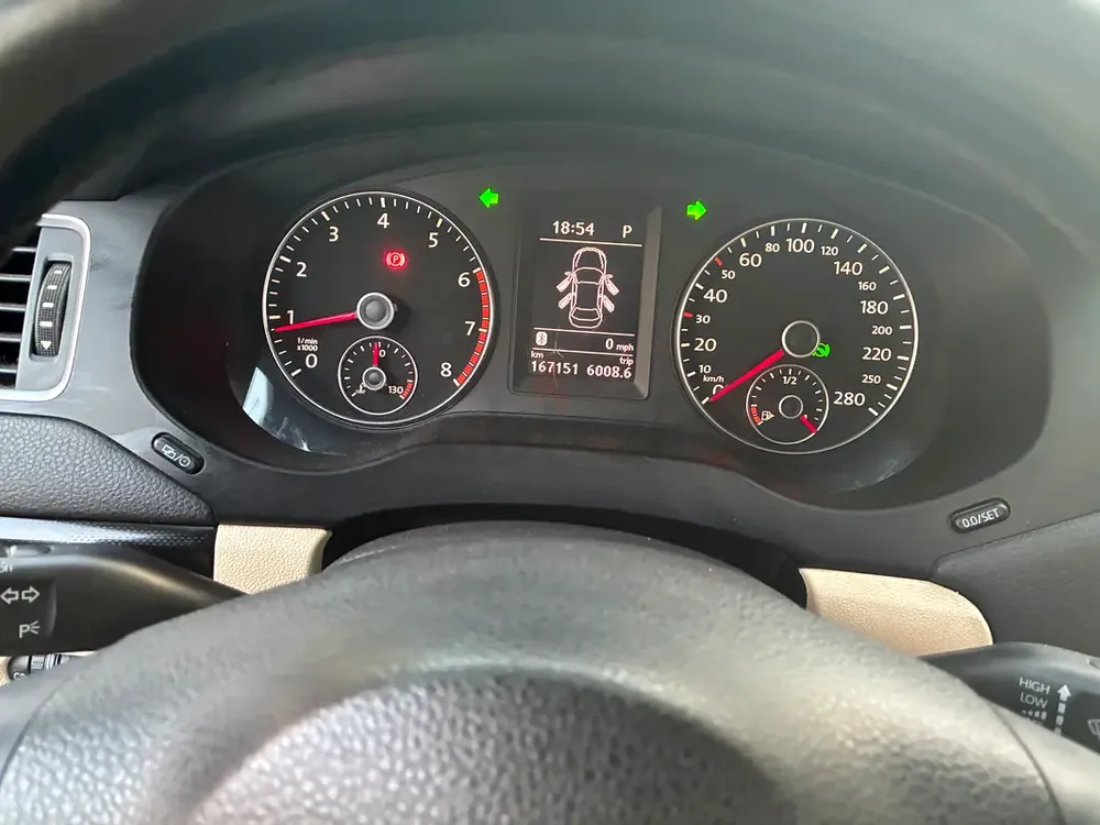 Volkswagen Jetta  2015 Full Option GCC Specs - Reliable and Efficient - Image 4