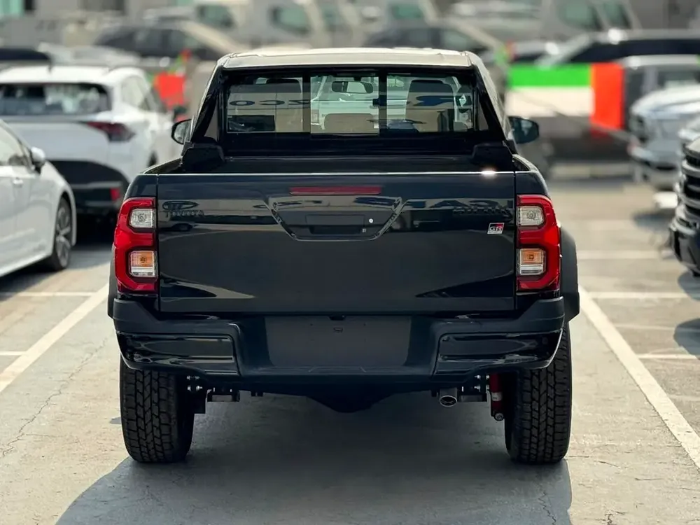 Toyota Hilux GR 4.0L Petrol V6 2026 GCC Export Price @ 178,500 AED - Image 4