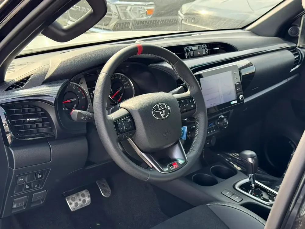 Toyota Hilux GR 4.0L Petrol V6 2026 GCC Export Price @ 178,500 AED - Image 7