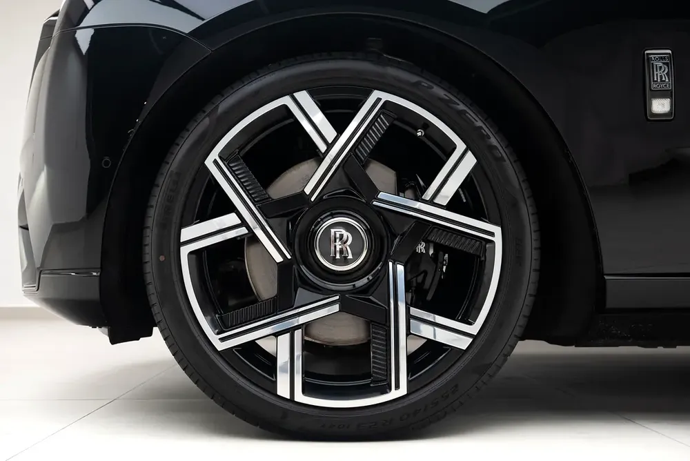 2026 ROLLS ROYCE CULLINAN | BALCK BADGE | GCC | MAIN DEALER WARRANTY  SERVICE - Image 6