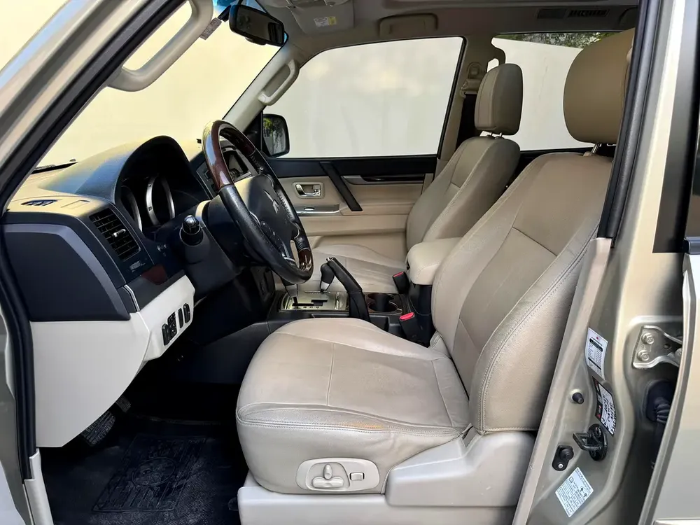 GULF SPECS 2016 MITSUBISHI PAJERO PLATINUM 3.8LITRE V6 4WD (AL-HABTOOR PURCHASE BILL  HISTORY) - Image 13
