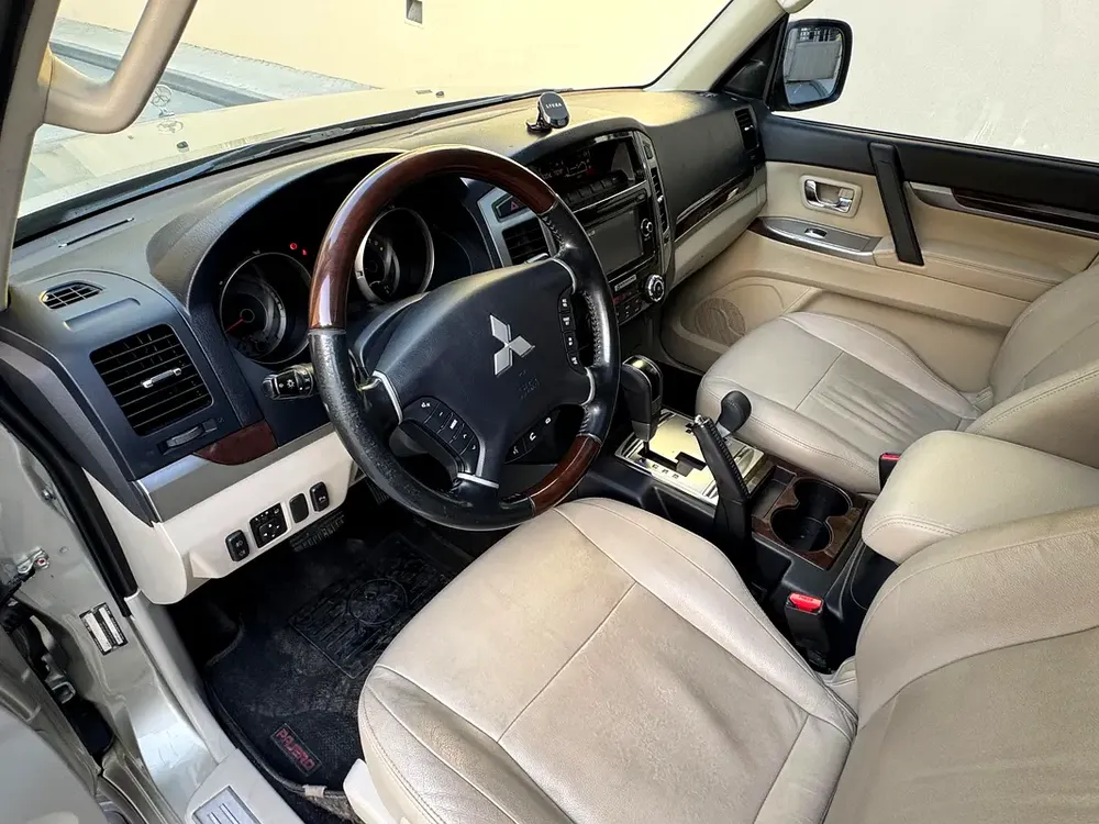 GULF SPECS 2016 MITSUBISHI PAJERO PLATINUM 3.8LITRE V6 4WD (AL-HABTOOR PURCHASE BILL  HISTORY) - Image 14