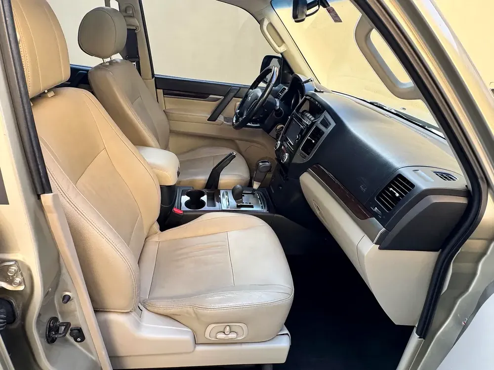 GULF SPECS 2016 MITSUBISHI PAJERO PLATINUM 3.8LITRE V6 4WD (AL-HABTOOR PURCHASE BILL  HISTORY) - Image 19