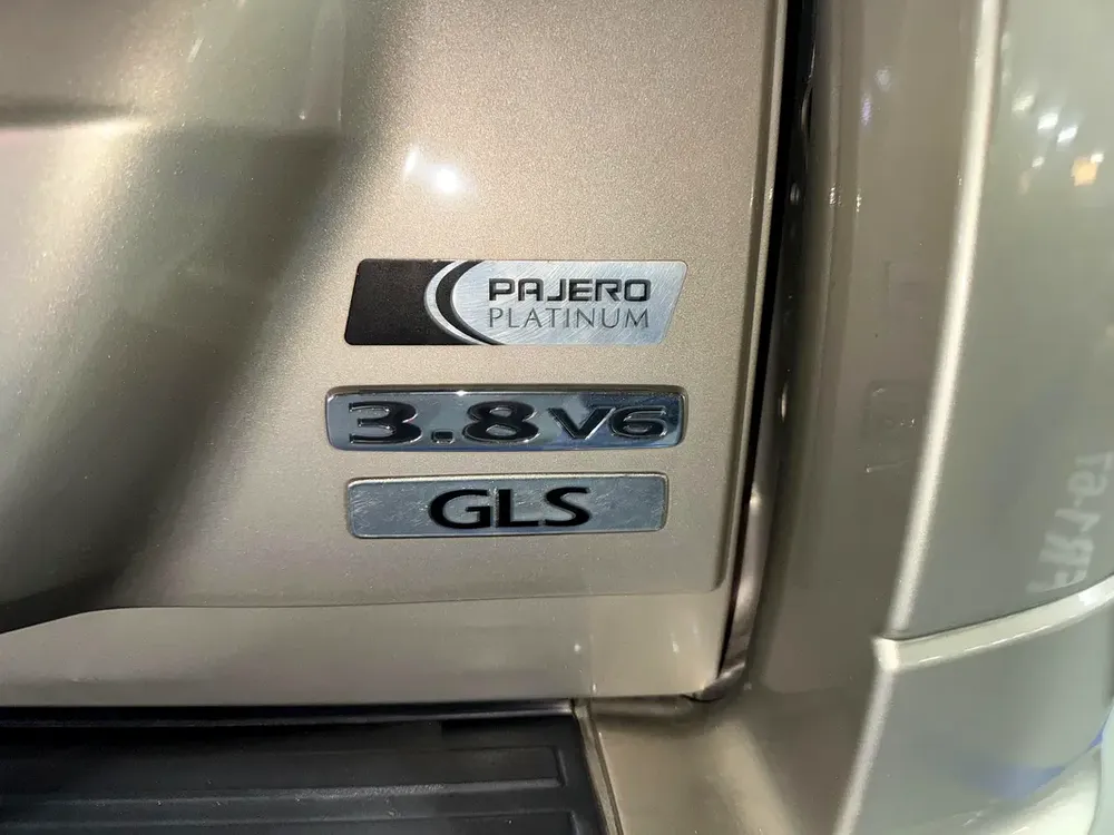 GULF SPECS 2016 MITSUBISHI PAJERO PLATINUM 3.8LITRE V6 4WD (AL-HABTOOR PURCHASE BILL  HISTORY) - Image 8