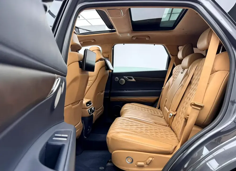 2023 Genesis GV80 Royal Edition, Genesis Warranty + Service Pack, Full Genesis Service History, GCC - Image 18