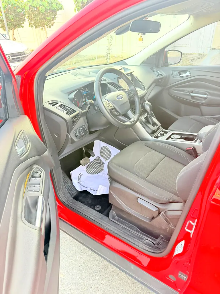 Ford Escape Ambiente 2017 - GCC Specs - Well Maintained - Image 7