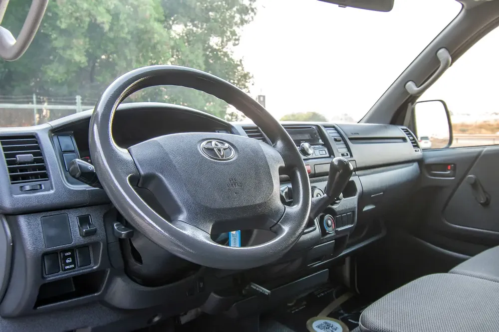 Toyota Hiace Standard Roof | Delivery Van | GCC Specs | Ref#T24064 - Image 10