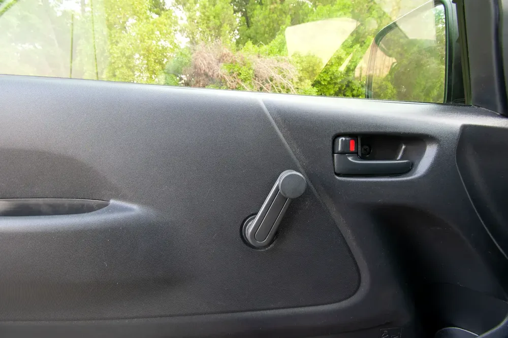 Toyota Hiace Standard Roof | Delivery Van | GCC Specs | Ref#T24064 - Image 12