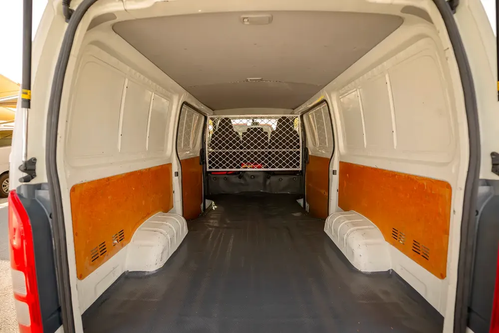 Toyota Hiace Standard Roof | Delivery Van | GCC Specs | Ref#T24064 - Image 7