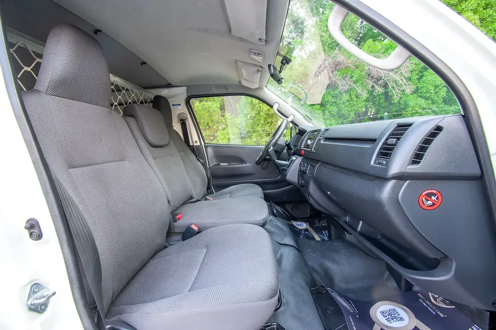 Toyota Hiace Standard Roof | Delivery Van | GCC Specs | Ref#T24064 - Image 9
