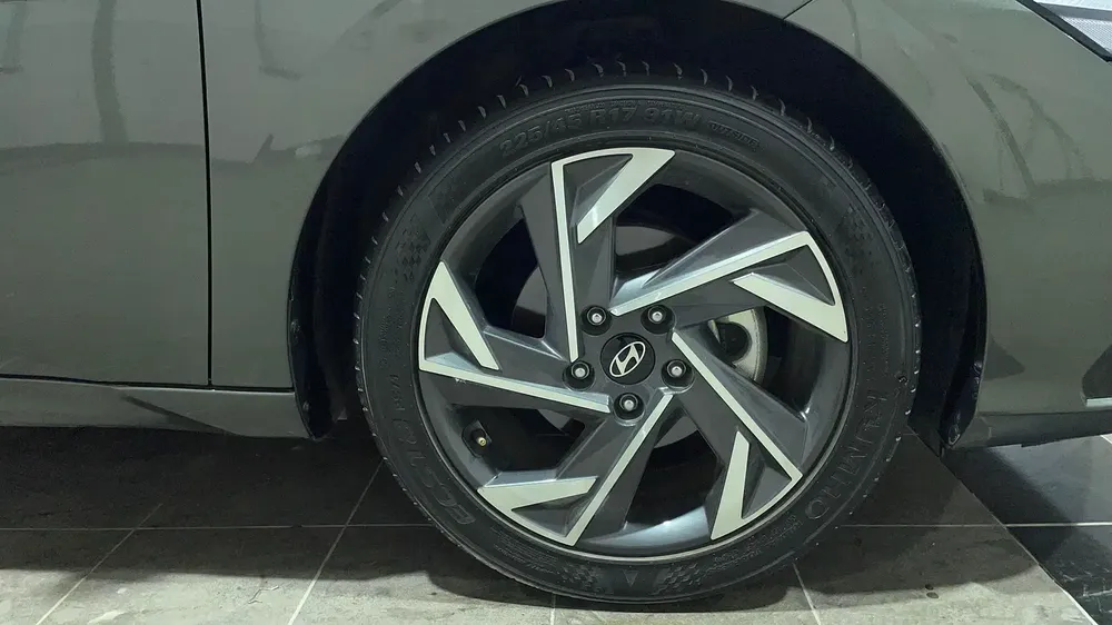 AED 972/m | 0 DP | Manufacturer Warranty | Service History | 30 Day Return | HYUNDAI ELANTRA 2025 - Image 12