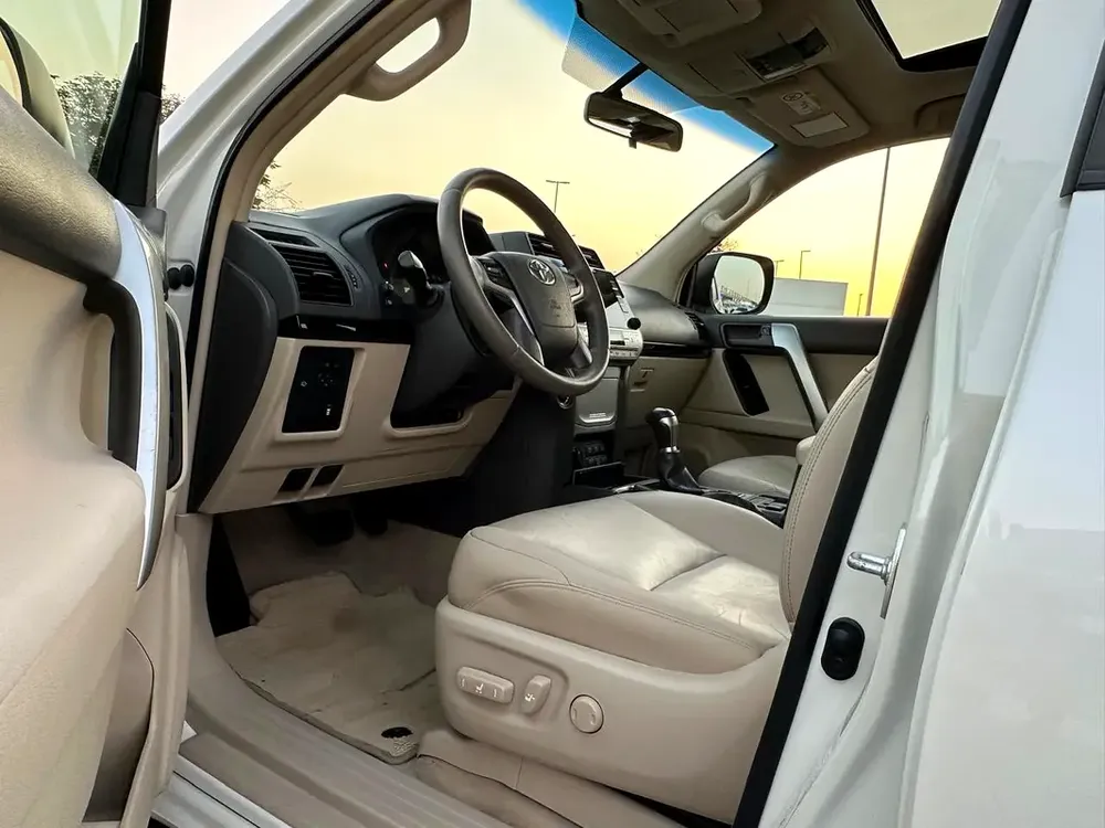 Toyota Prado VXR No Accident First Owner Model 2018 GCC Full Options Good Conditions - Image 10