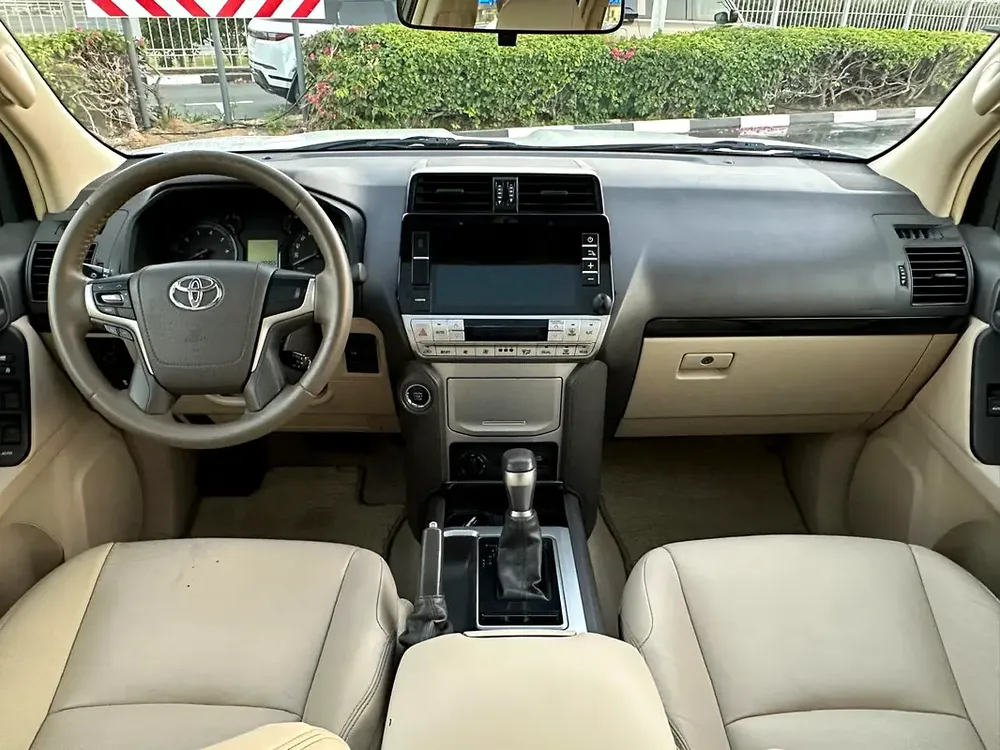 Toyota Prado VXR No Accident First Owner Model 2018 GCC Full Options Good Conditions - Image 14