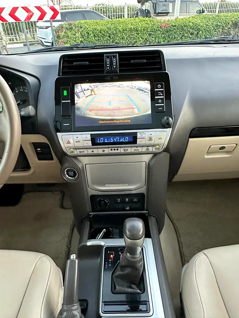 Toyota Prado VXR No Accident First Owner Model 2018 GCC Full Options Good Conditions - Image 15