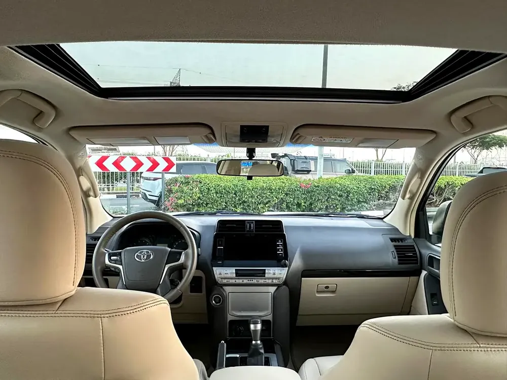 Toyota Prado VXR No Accident First Owner Model 2018 GCC Full Options Good Conditions - Image 16
