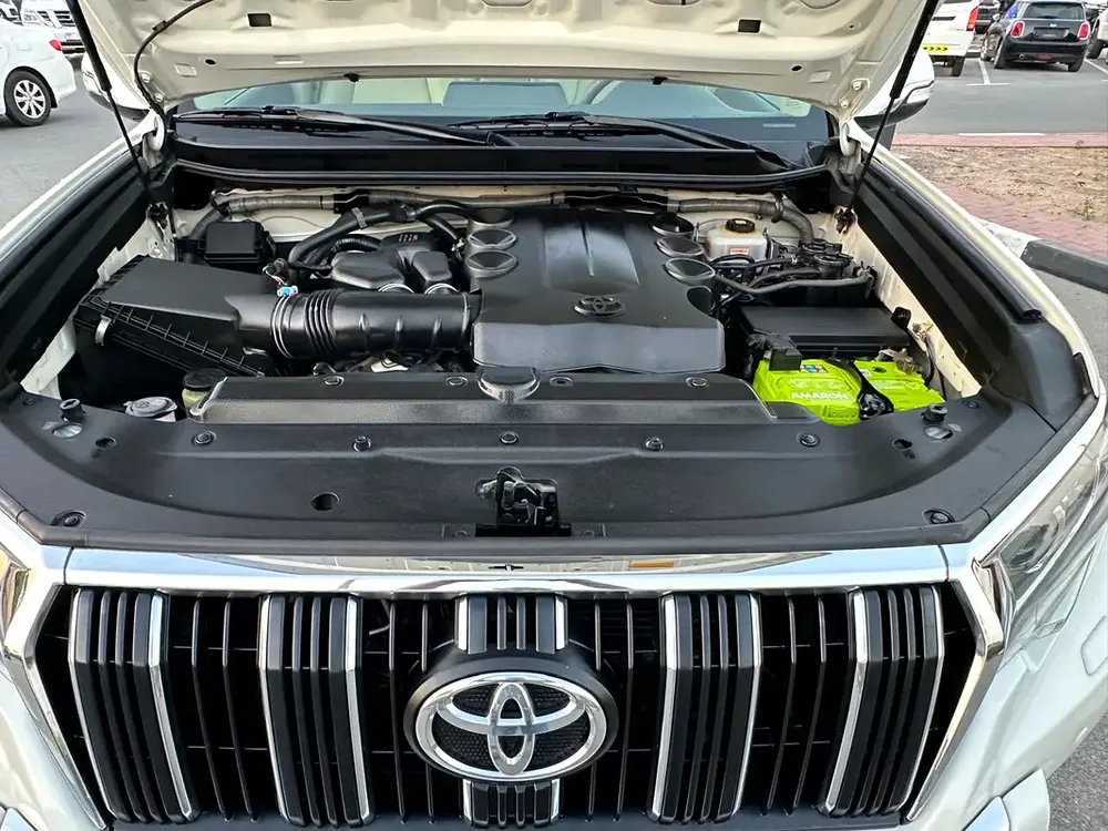Toyota Prado VXR No Accident First Owner Model 2018 GCC Full Options Good Conditions - Image 18